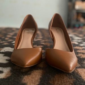 Aldo brown closed toe heels size:6.5
